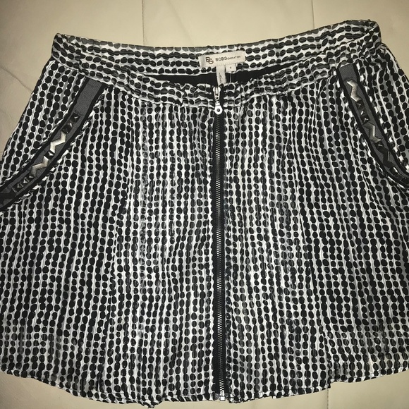 BCBGeneration skirt zip front - Picture 2 of 3